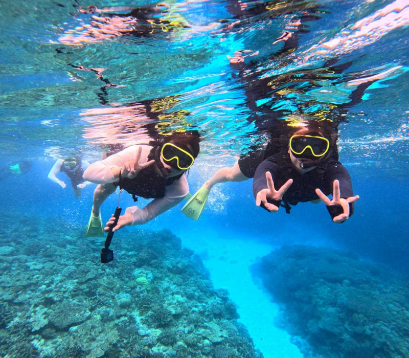 Minna Island emerald sandy beach uninhabited island snorkeling