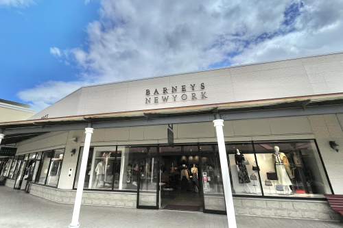 BARNEYS NEW YORK　discout up to 15%